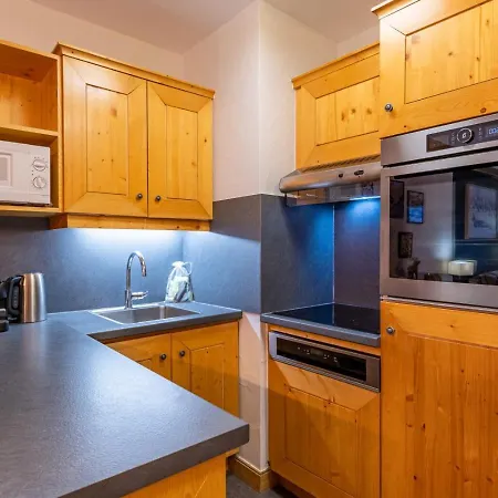 Bright & Spacious 1 Bed - Arc 1950 - Sources De Marie *